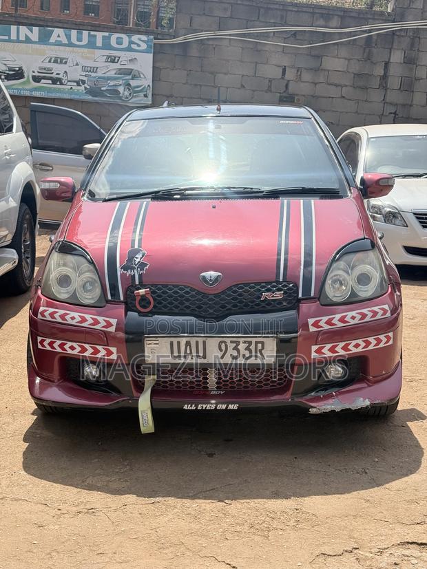 Toyota Vitz 2007 Red