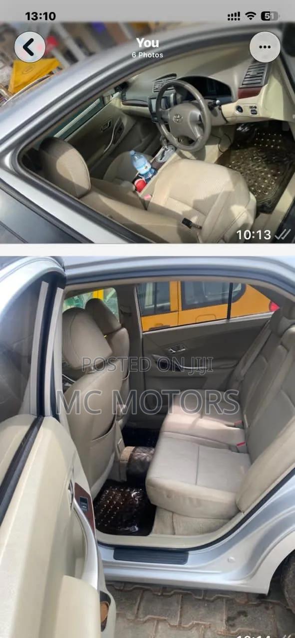 Toyota Premio 2011 Silver