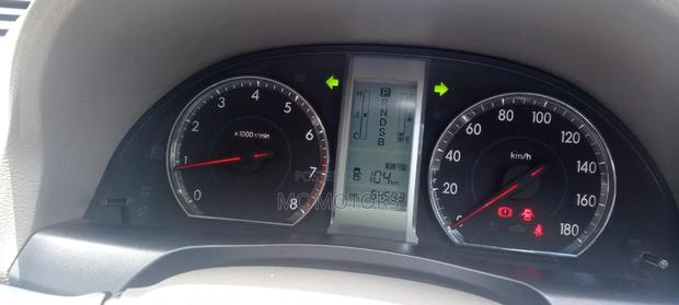 Toyota Premio 2011 Silver