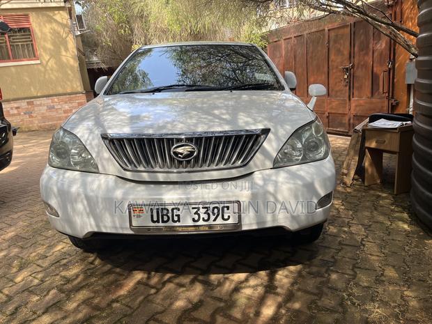 Toyota Harrier 2.4 2011 White