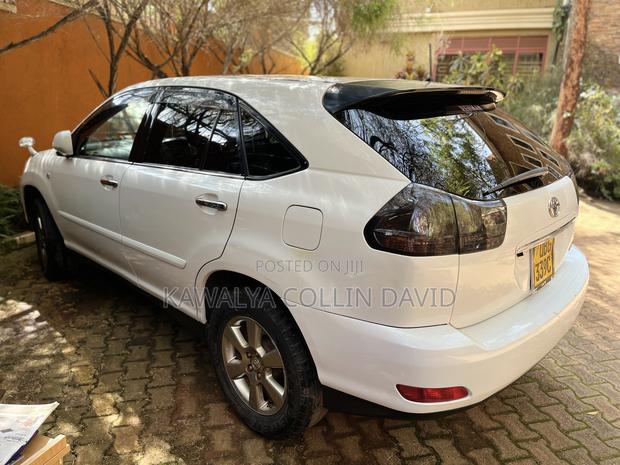 Toyota Harrier 2.4 2011 White