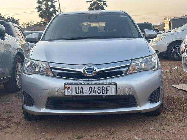 Toyota Corolla Fielder 2013 Silver