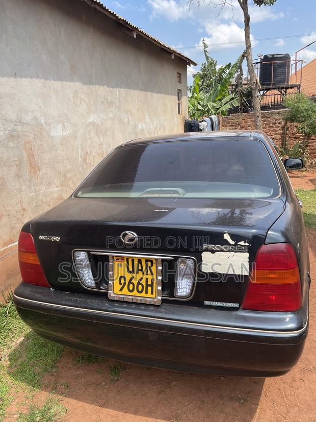 Toyota Progress 2.5 RWD 1999 Black