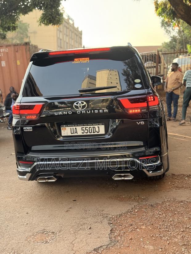 Toyota Land Cruiser 2021 Black