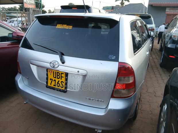 Toyota Corolla Fielder 2004 Silver