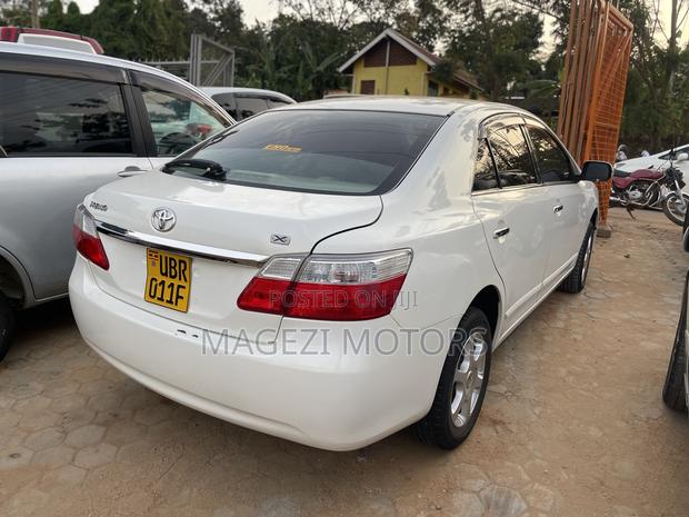 Toyota Premio 2009 White