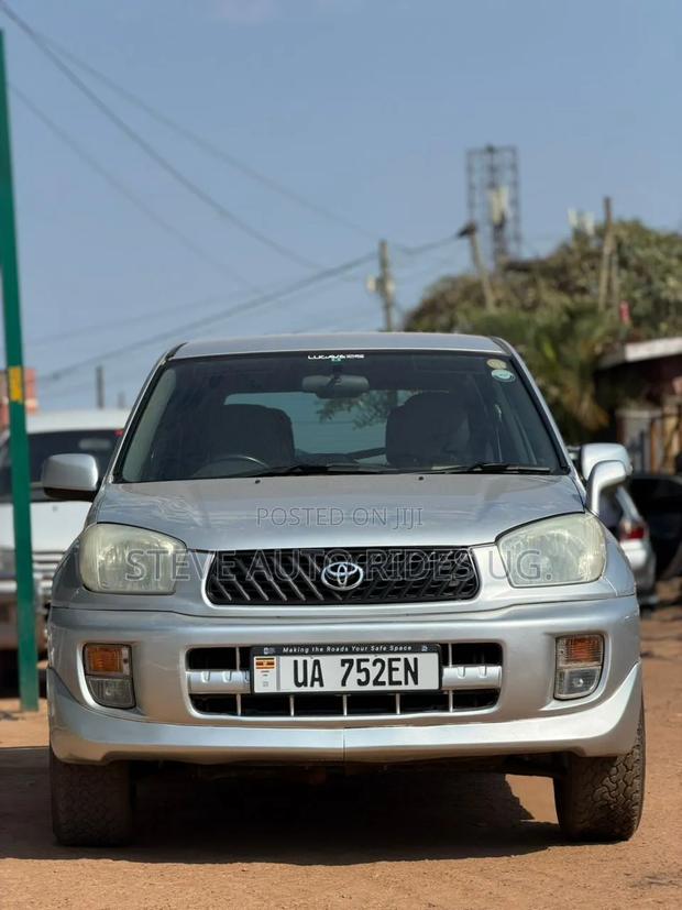 Toyota RAV4 Automatic 2003 White