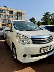 Toyota Noah 2010 White for sale