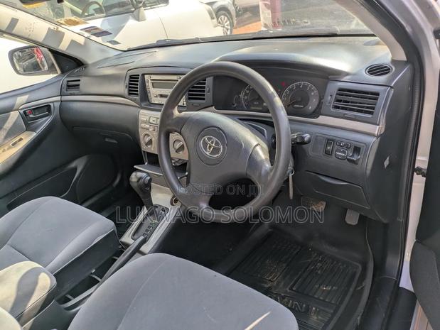 Toyota Corolla RunX 2005 Silver