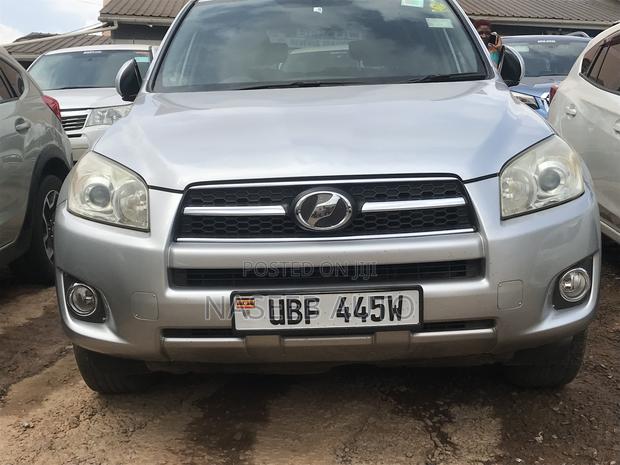 Toyota RAV4 2010 Silver