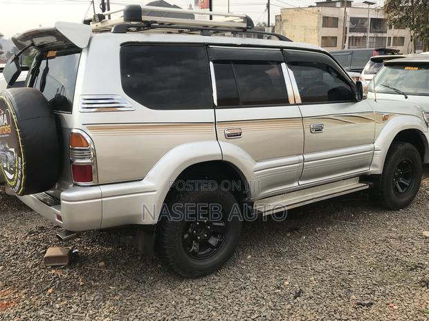 Toyota Land Cruiser Prado 2001 Silver