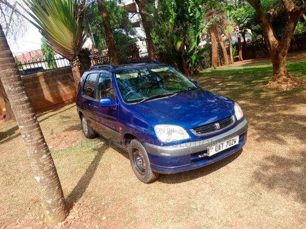 Toyota Raum 1998 Blue