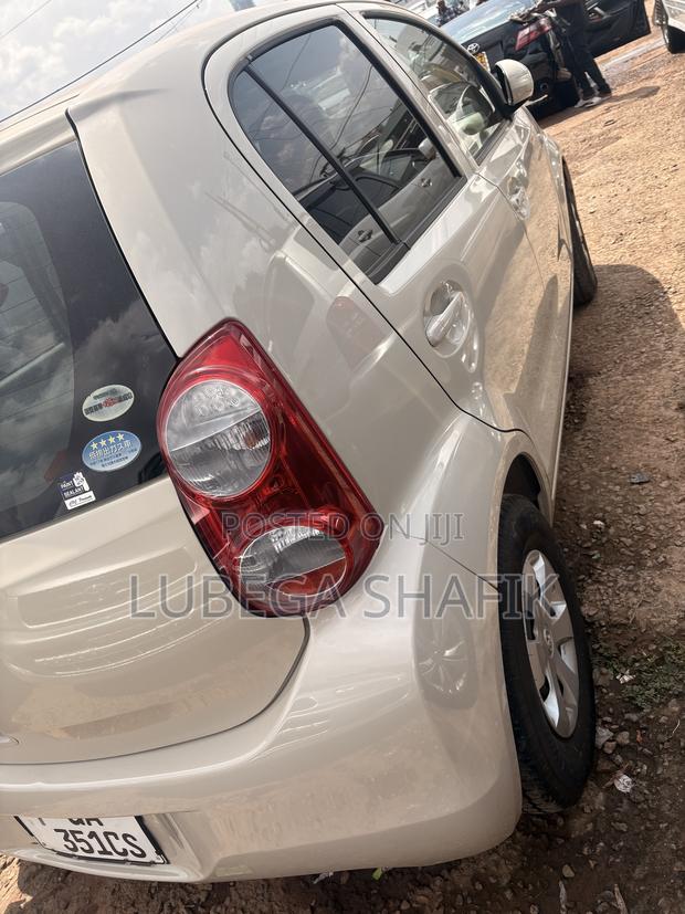 Toyota Passo 2010 Gold