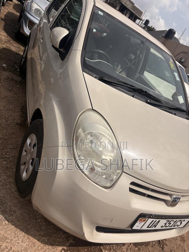 Toyota Passo 2010 Gold