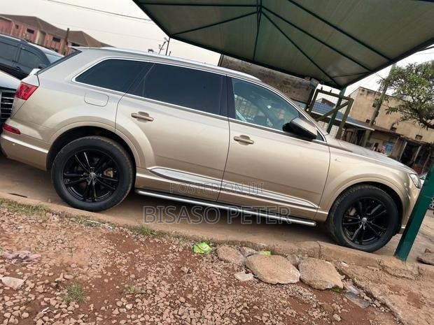 Audi Q7 2018 Gold