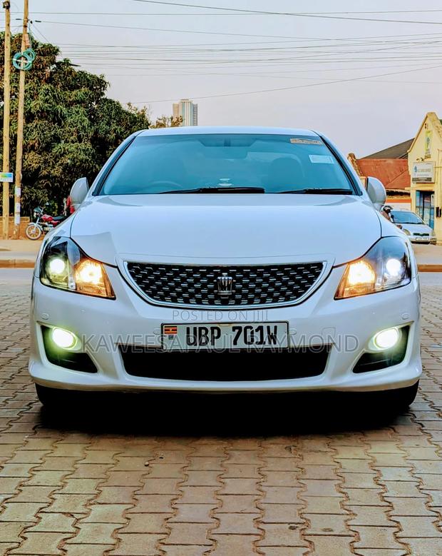 Toyota Crown 2013 White