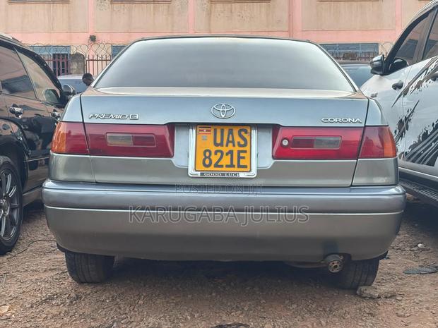Toyota Premio 2002