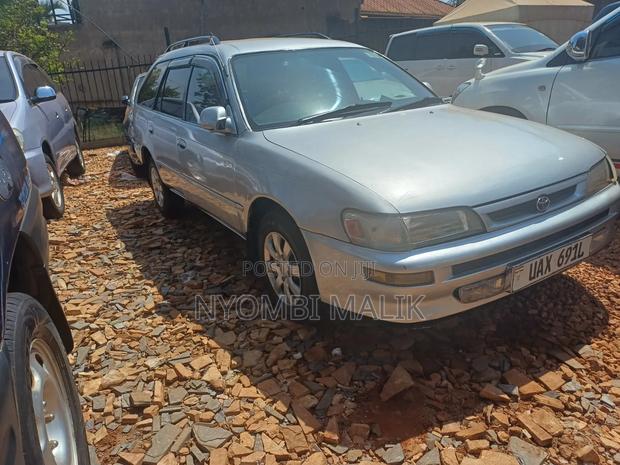Toyota Corolla 2000 Silver