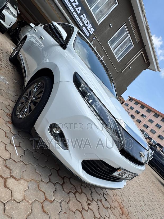 Toyota Harrier 2.0 2015 White