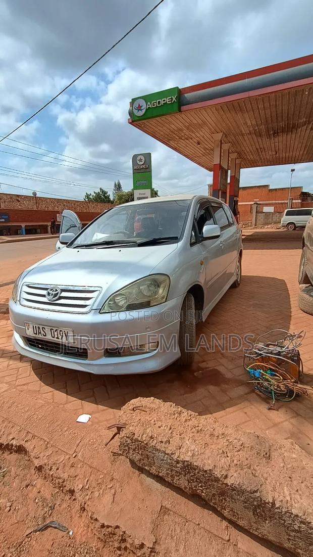Toyota Ipsum 2010 Silver