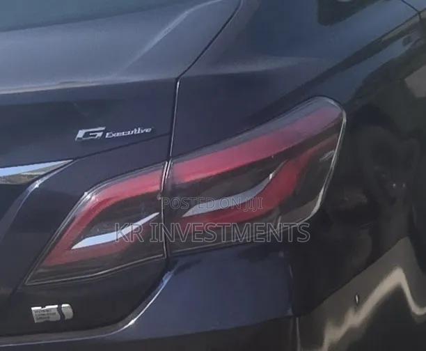 Toyota Crown 2019 Blue