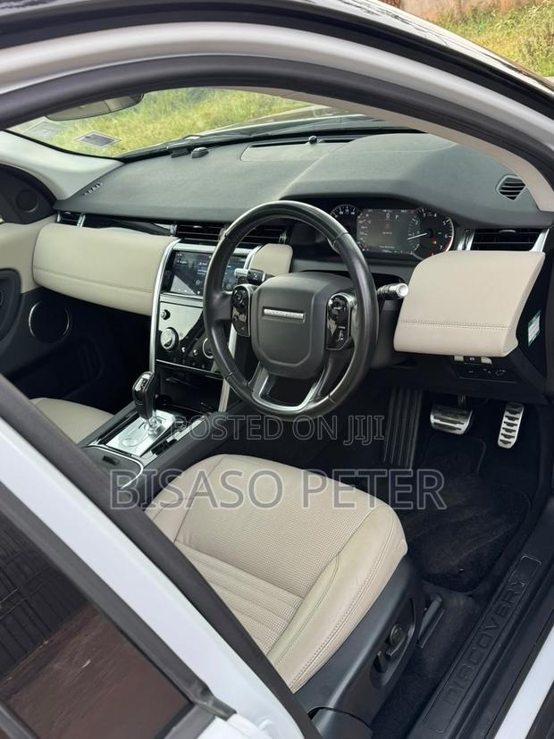 Land Rover Discovery Sport 2020 White