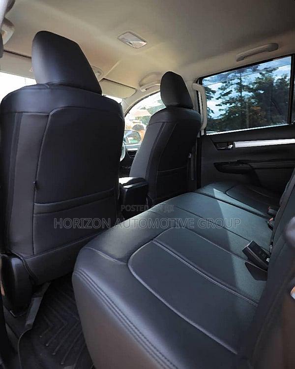 Toyota Hilux 2021 White