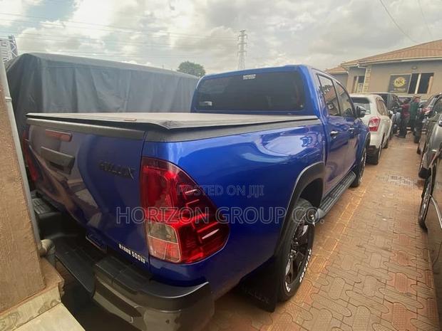 Toyota Hilux Rugged 4x4 2019 Blue
