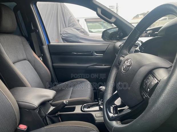 Toyota Hilux Rugged 4x4 2019 Blue
