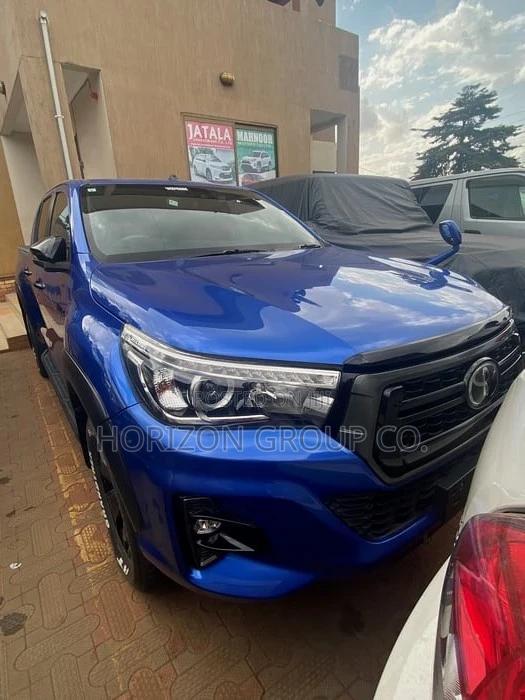 Toyota Hilux Rugged 4x4 2019 Blue