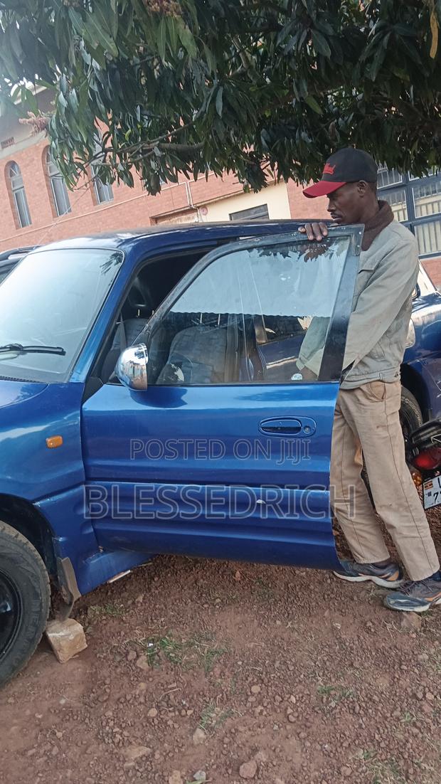 Toyota RAV4 1997 Blue