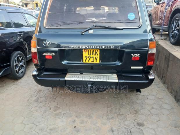 Toyota Land Cruiser 2000 Green