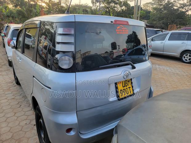 Toyota Sienta 2008 Gray