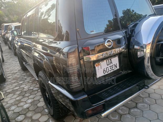 Nissan Patrol 2012 Black