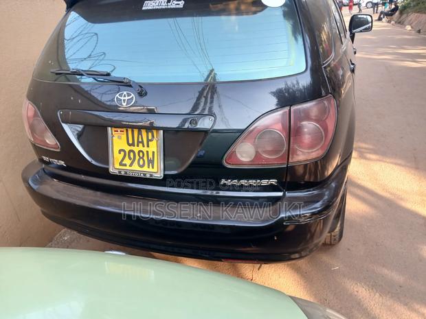 Toyota Harrier 2002 Black