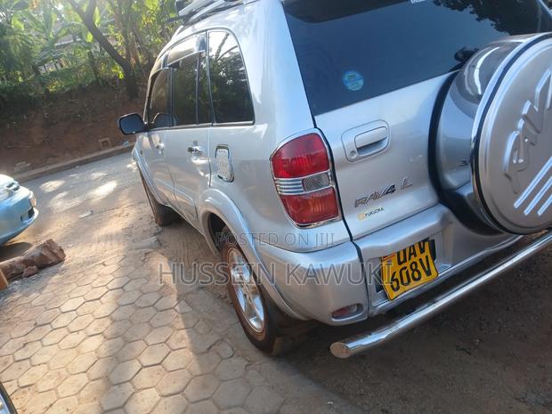 Toyota RAV4 Automatic 2000 Silver