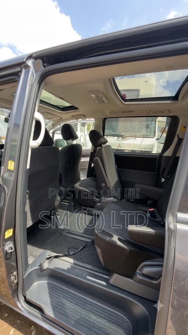 Toyota Noah 2013 Gray