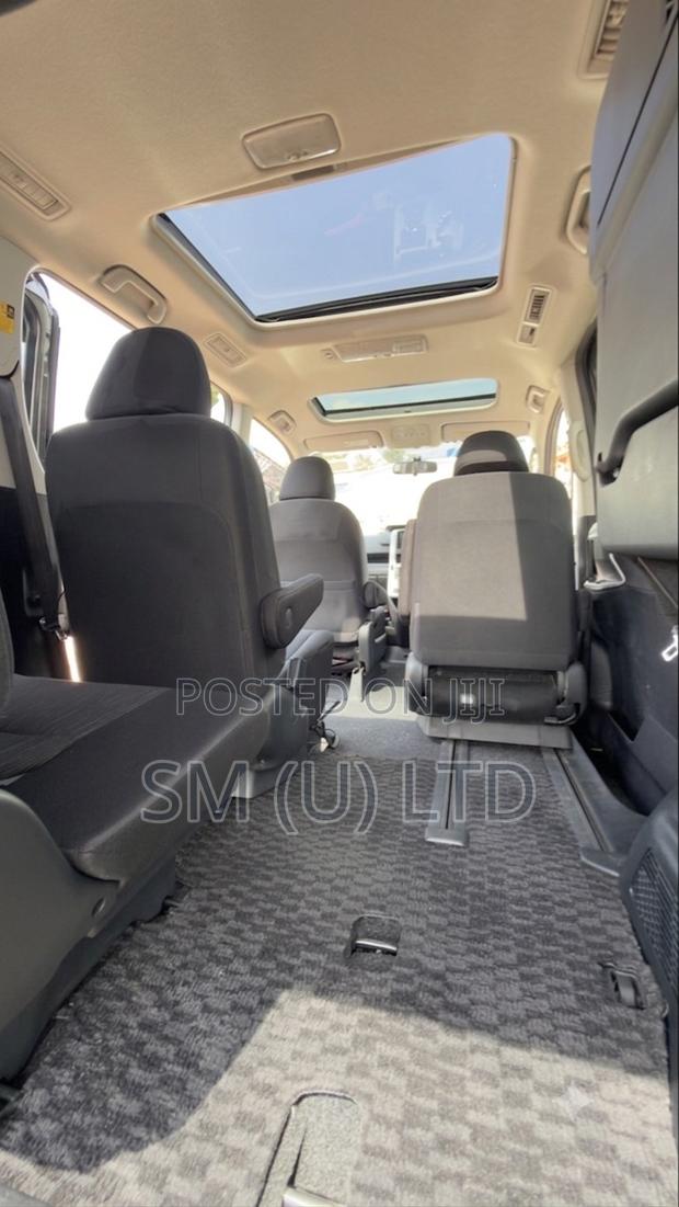 Toyota Noah 2013 Gray