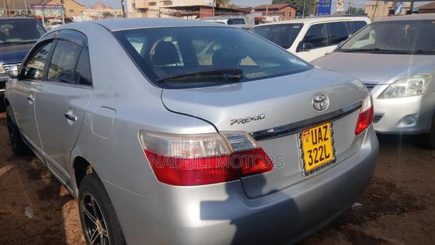 Toyota Premio 2009 Silver