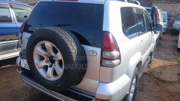 Toyota Land Cruiser Prado 2005 Silver