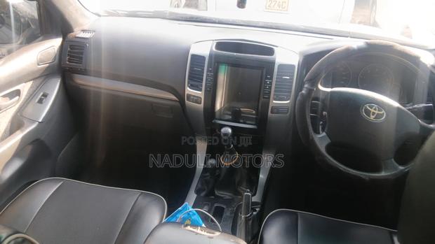 Toyota Land Cruiser Prado 2005 Silver