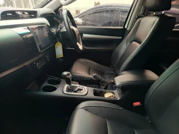 Toyota Hilux 2018 White
