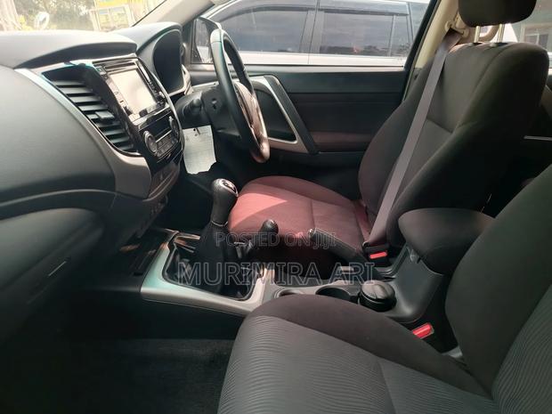 Mitsubishi Pajero Sport 2019 Blue
