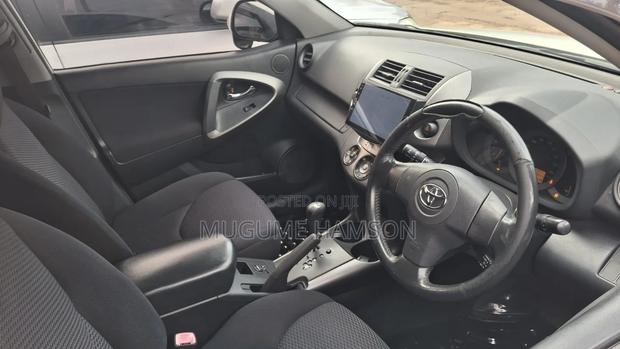 Toyota RAV4 2010 White