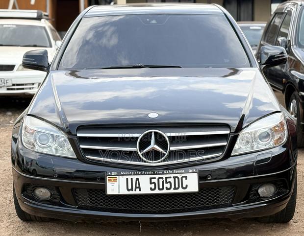 Mercedes-Benz C200 2009 Black