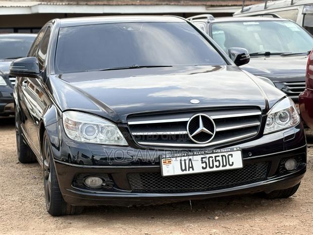 Mercedes-Benz C200 2009 Black