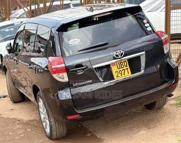 Toyota Vanguard 2012 Black