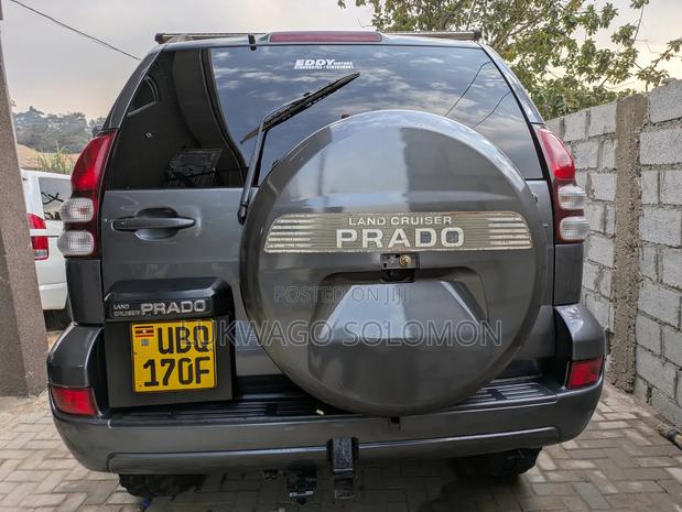 Toyota Land Cruiser Prado 2009 Gray