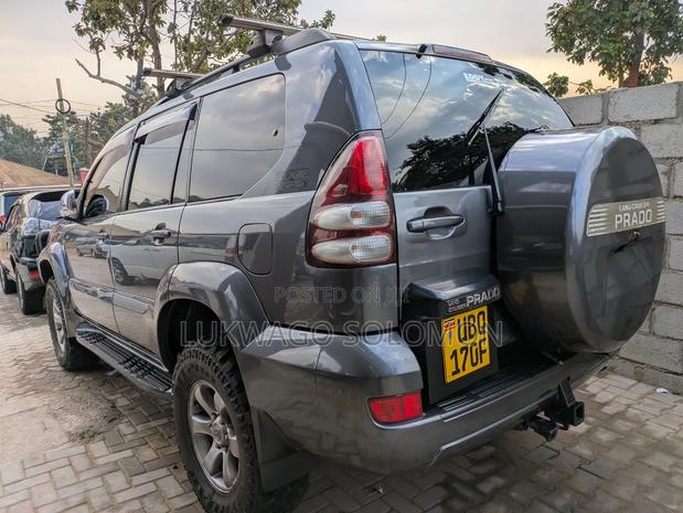 Toyota Land Cruiser Prado 2009 Gray