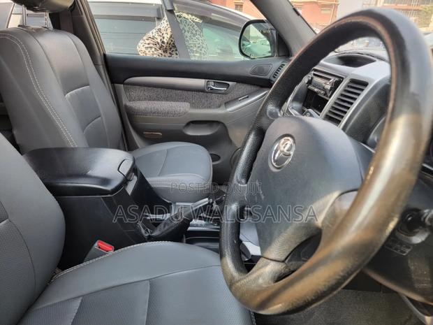 Toyota Land Cruiser Prado 2012 Blue